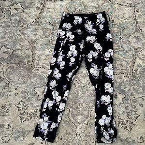 Kate Spade for Beyond Yoga crop yoga pants.
